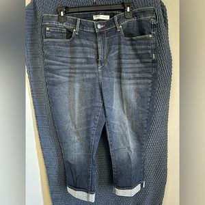 Levi Strauss Signature Mid Rise Capri